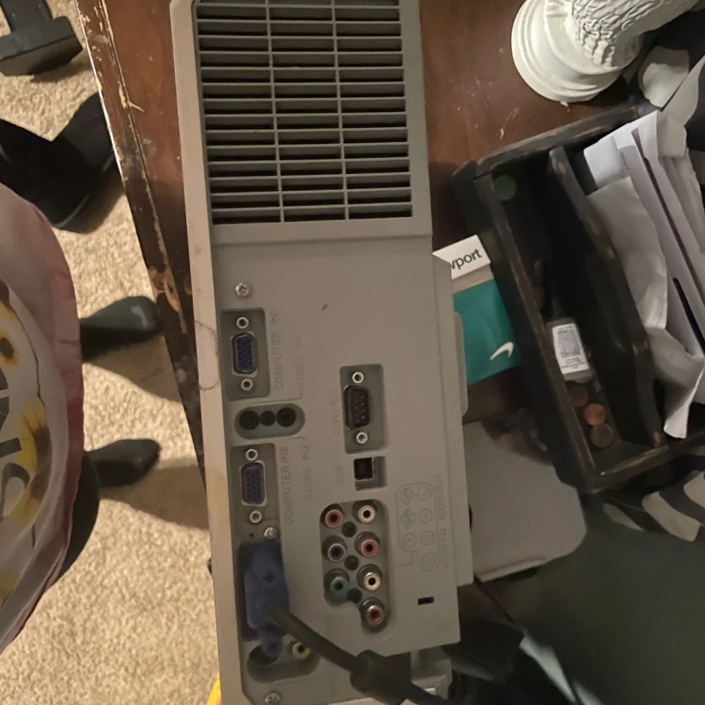 Projector - Picture 7 of 8